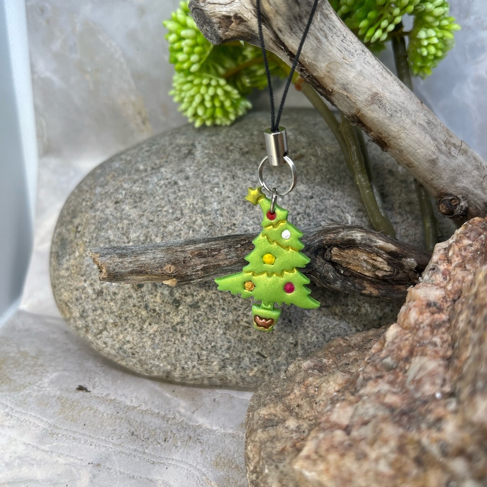 Christmas Tree phone charm. Polymer clay handmade charm. - Picture 3 of 4